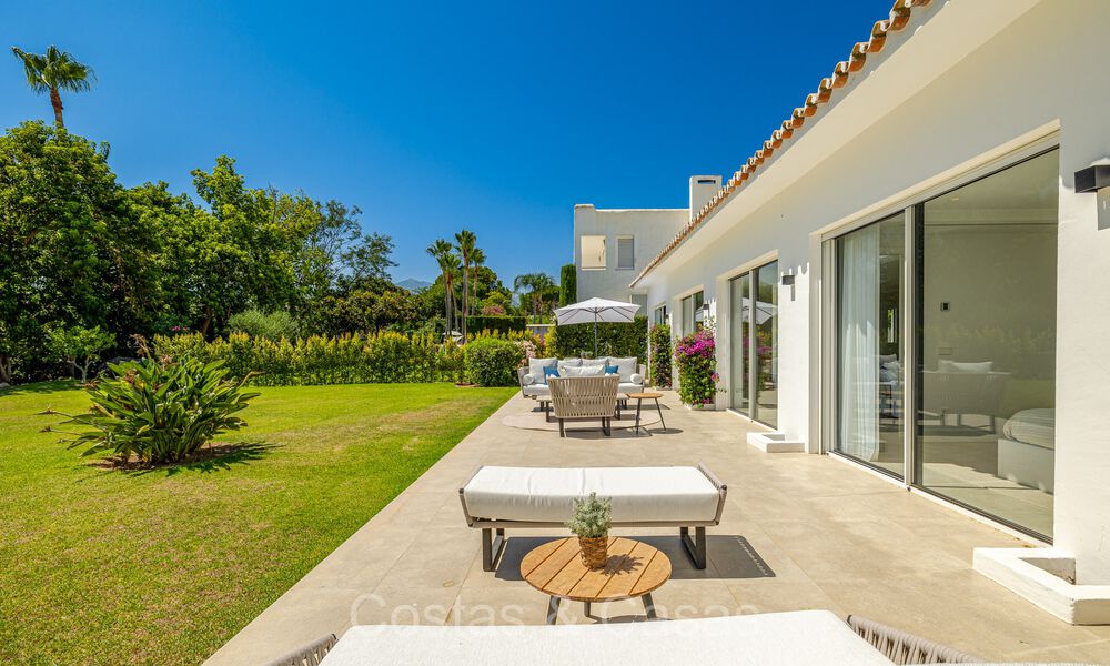 Mediterrane gelijkvloerse villa te koop grenzend aan de Aloha golfbaan in Nueva Andalucia, Marbella 72854