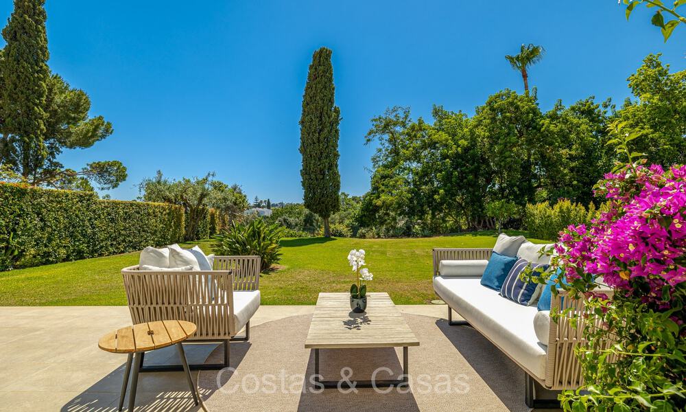 Mediterrane gelijkvloerse villa te koop grenzend aan de Aloha golfbaan in Nueva Andalucia, Marbella 72856