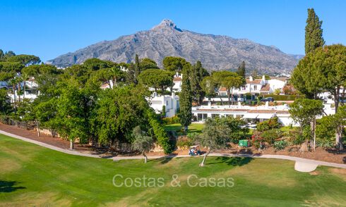 Mediterrane gelijkvloerse villa te koop grenzend aan de Aloha golfbaan in Nueva Andalucia, Marbella 72857