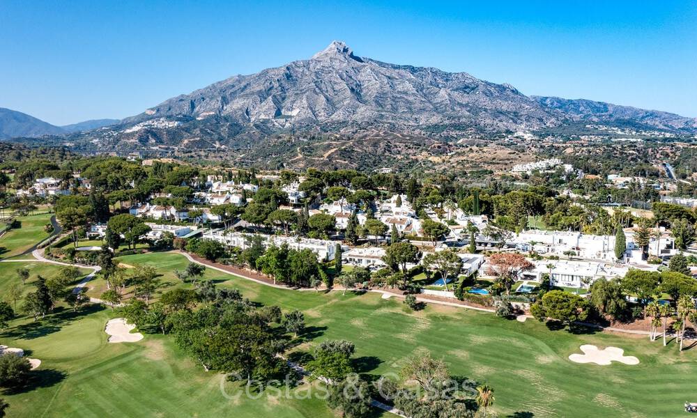 Mediterrane gelijkvloerse villa te koop grenzend aan de Aloha golfbaan in Nueva Andalucia, Marbella 72858