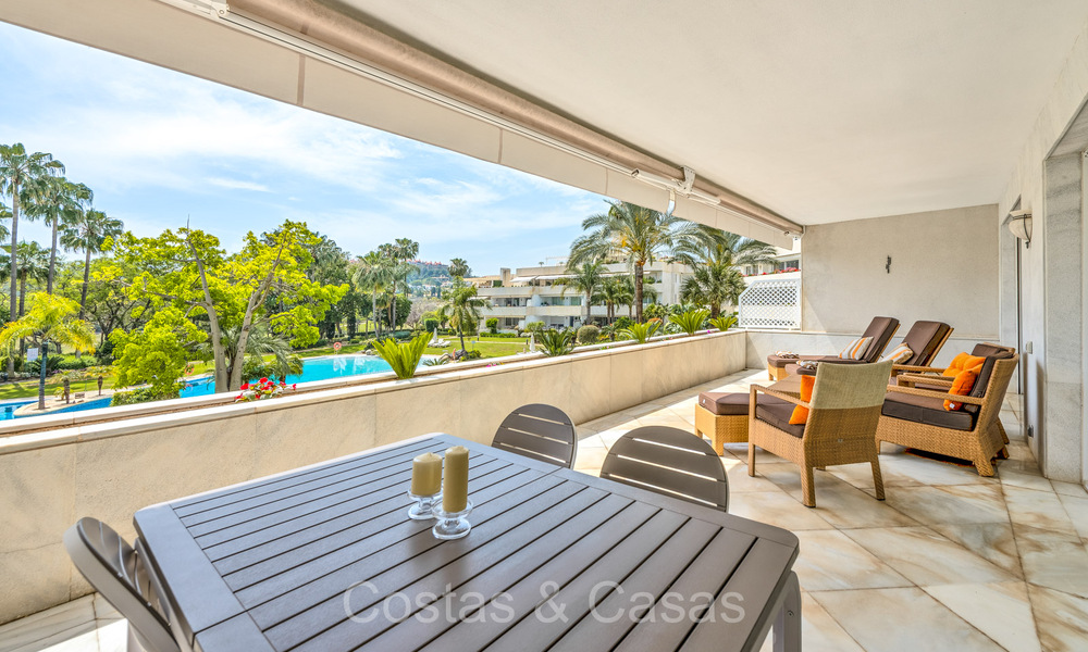 Appartement te koop in een exclusief complex met permanente bewaking in Nueva Andalucia’s golfvallei, Marbella 72796