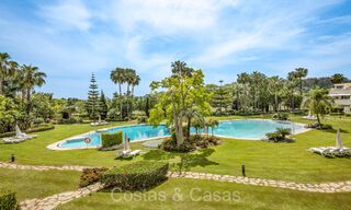 Appartement te koop in een exclusief complex met permanente bewaking in Nueva Andalucia’s golfvallei, Marbella 72798 