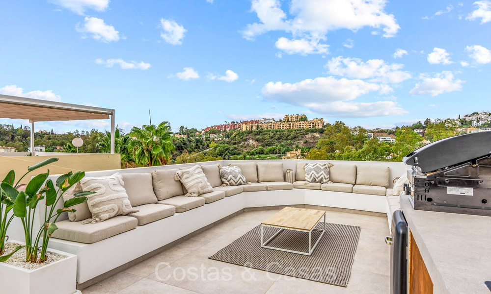 Instapklaar huis met een uitgestrekt dakterras te koop in een gated community in La Quinta, Benahavis - Marbella 72976