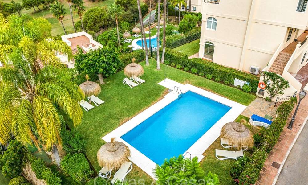 Instapklaar huis met een uitgestrekt dakterras te koop in een gated community in La Quinta, Benahavis - Marbella 72980