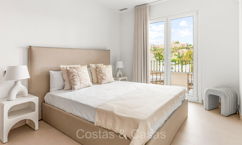 Instapklaar huis met een uitgestrekt dakterras te koop in een gated community in La Quinta, Benahavis - Marbella 72995