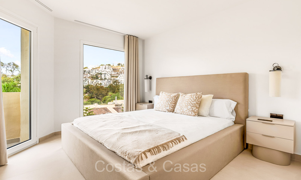 Instapklaar huis met een uitgestrekt dakterras te koop in een gated community in La Quinta, Benahavis - Marbella 72996