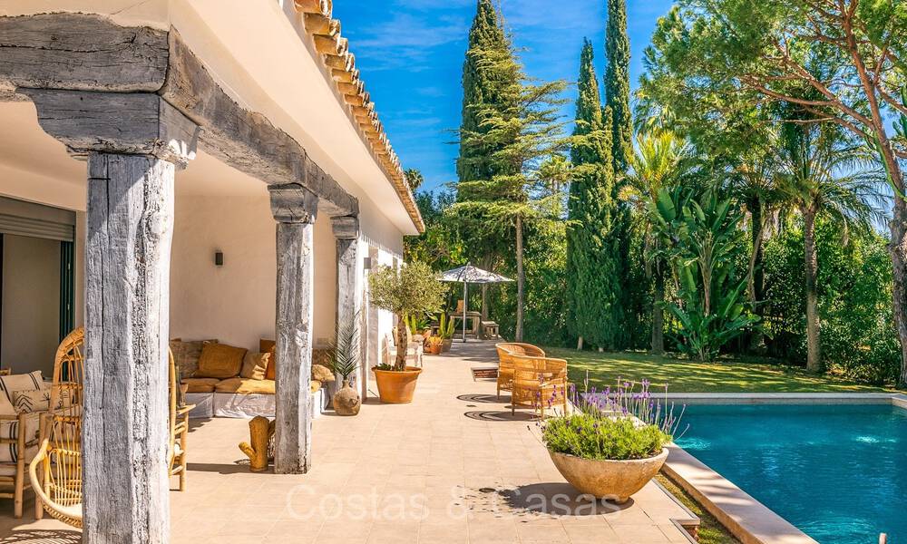 Charmante gelijkvloerse luxevilla te koop in een prestigieuze wijk, in Oost Marbella 73046