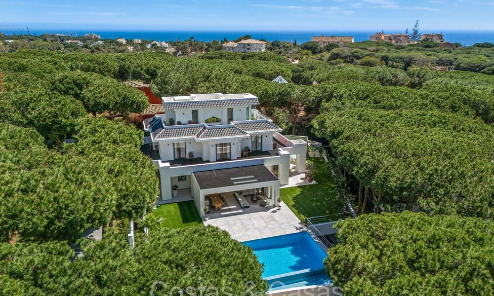 Volledig gerenoveerde villa te koop in prestigieuze wijk dicht bij het strand in Marbella Oost 73061