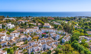 Prestigieus herenhuis te koop in een exclusieve ‘pueblo-stijl’ urbanisatie op Marbella’s Golden Mile 73200 