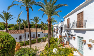 Prestigieus herenhuis te koop in een exclusieve ‘pueblo-stijl’ urbanisatie op Marbella’s Golden Mile 73207 