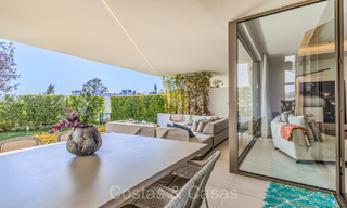 Verfijnde, minimalistische luxewoning te koop in een prestigieus complex in Nueva Andalucia, Marbella 73151 