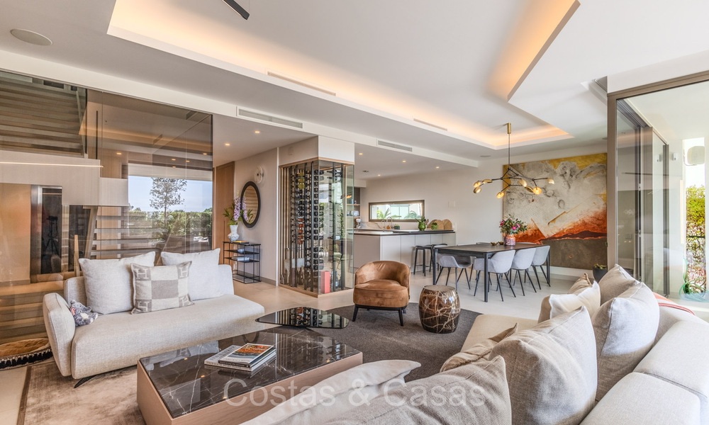 Verfijnde, minimalistische luxewoning te koop in een prestigieus complex in Nueva Andalucia, Marbella 73157