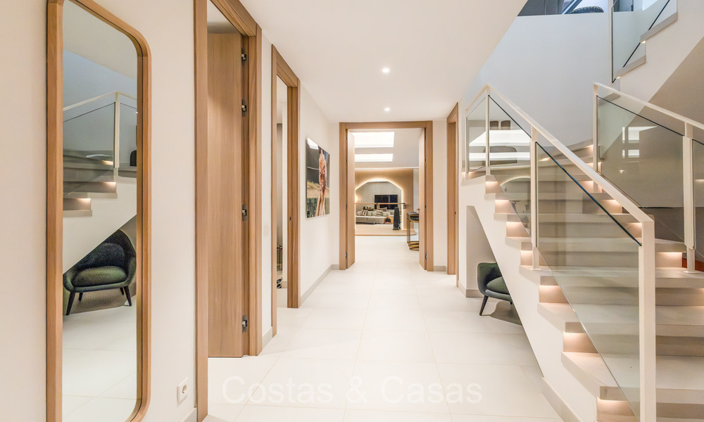 Verfijnde, minimalistische luxewoning te koop in een prestigieus complex in Nueva Andalucia, Marbella 73166