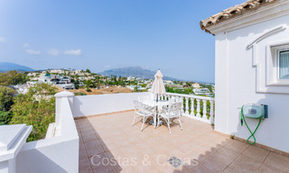 Traditionele Spaanse luxevilla te koop met zeezicht in een exclusieve gated community in La Quinta, Benahavis - Marbella 73429 