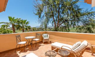 3-slaapkamer appartement te koop op loopafstand van Puerto Banus en het strand in een gated urbanisatie in Nueva Andalucia, Marbella 73709 