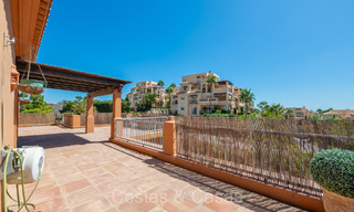 Prachtig hoekpenthouse met magnifieke vergezichten te koop in een gated complex van Benahavis - Marbella 73738 