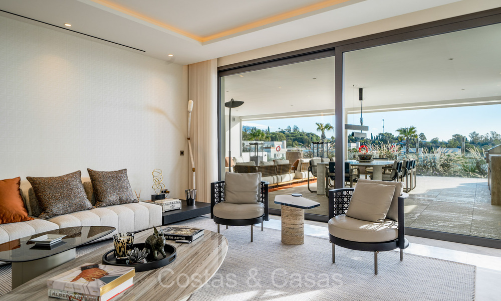 Instapklaar, prestigieus duplex appartement te koop in een chique resort-stijl wooncomplex op de Golden Mile van Marbella 73862