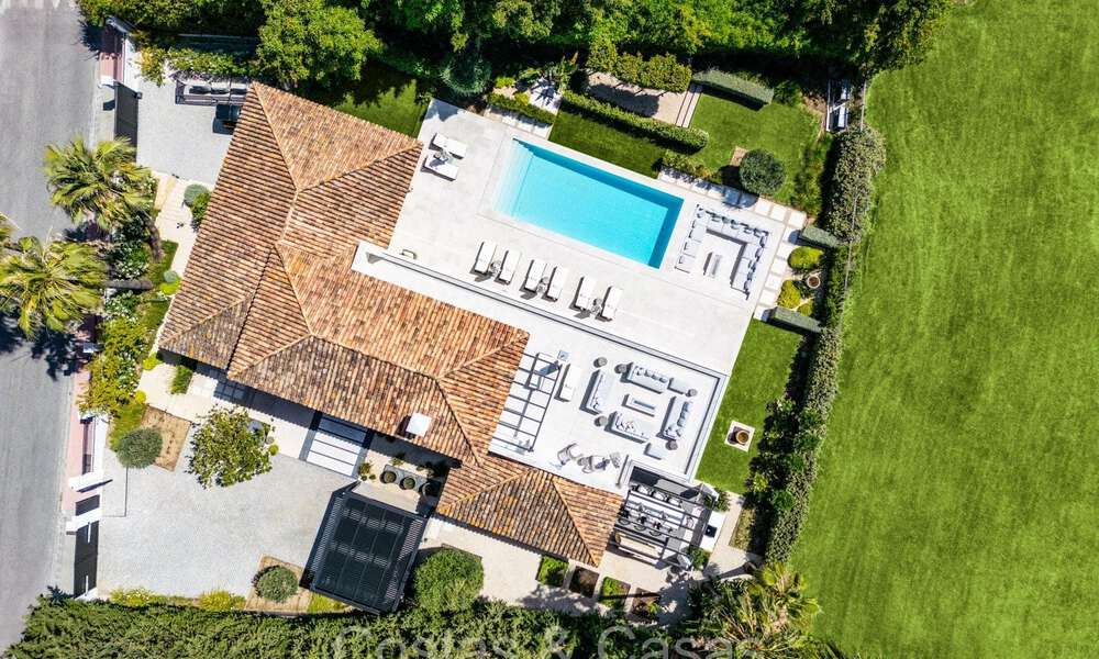 Luxueus gerenoveerde modern-mediterrane villa te koop, eerstelijnsgolf in Nueva Andalucia, Marbella 73873