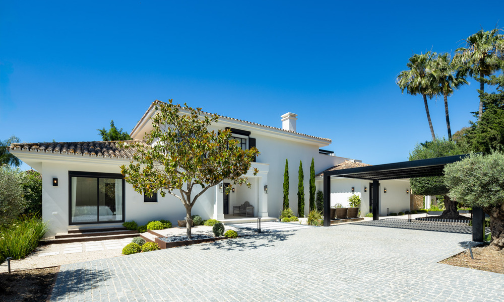 Luxueus gerenoveerde modern-mediterrane villa te koop, eerstelijnsgolf in Nueva Andalucia, Marbella 73878