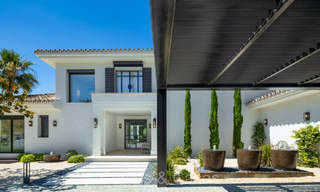 Luxueus gerenoveerde modern-mediterrane villa te koop, eerstelijnsgolf in Nueva Andalucia, Marbella 73879 