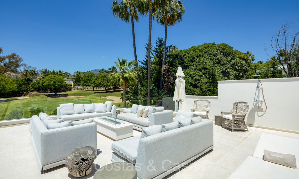 Luxueus gerenoveerde modern-mediterrane villa te koop, eerstelijnsgolf in Nueva Andalucia, Marbella 73892