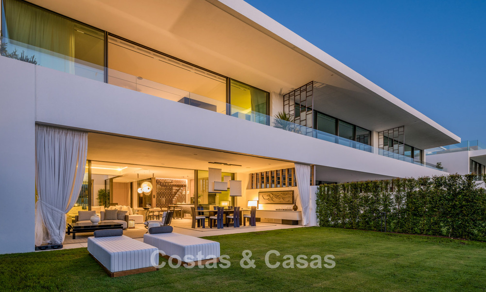 Instapklaar huis in een innovatief en luxueus complex met zeezicht, gelegen op Marbella’s Golden Mile 74536