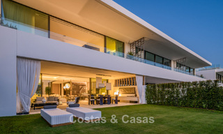 Instapklaar huis in een innovatief en luxueus complex met zeezicht, gelegen op Marbella’s Golden Mile 74536 