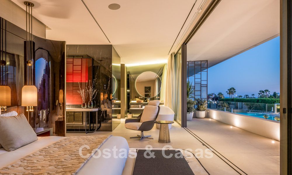 Instapklaar huis in een innovatief en luxueus complex met zeezicht, gelegen op Marbella’s Golden Mile 74538