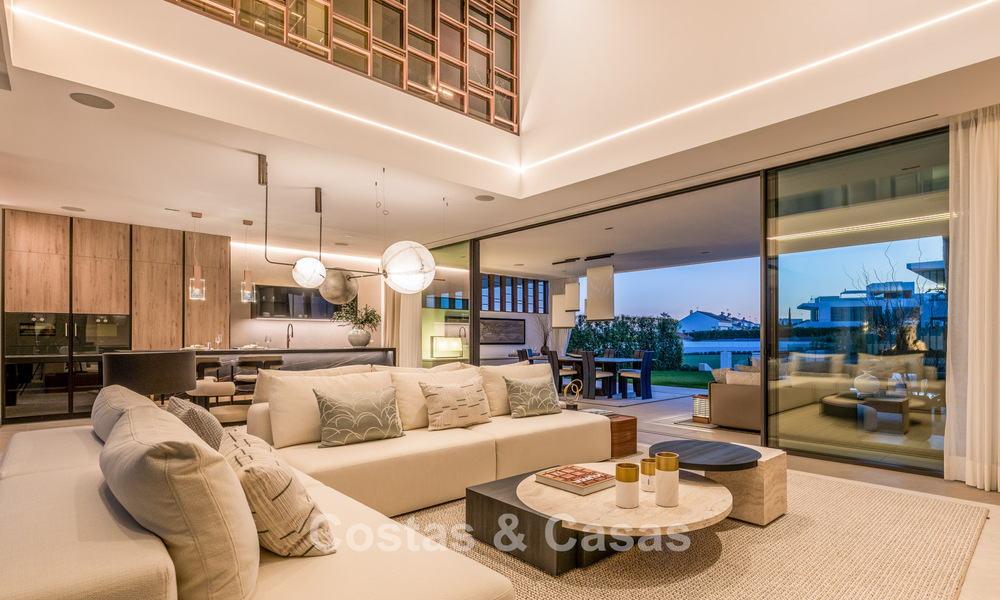 Instapklaar huis in een innovatief en luxueus complex met zeezicht, gelegen op Marbella’s Golden Mile 74557