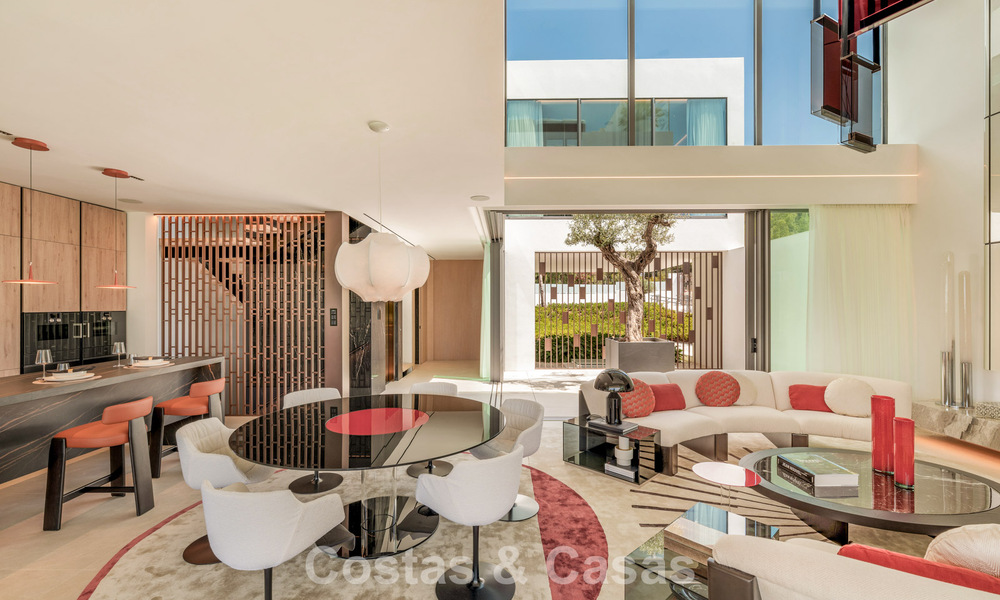 Geavanceerde luxewoning te koop in een vooruitstrevend complex met panoramisch zeezicht op Marbella’s Golden Mile 74624