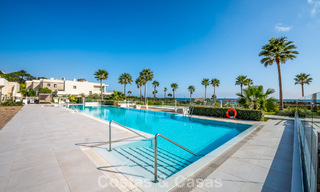 Luxe appartement te koop, in een luxueus strandcomplex op de New Golden Mile tussen Marbella en Estepona 773542 