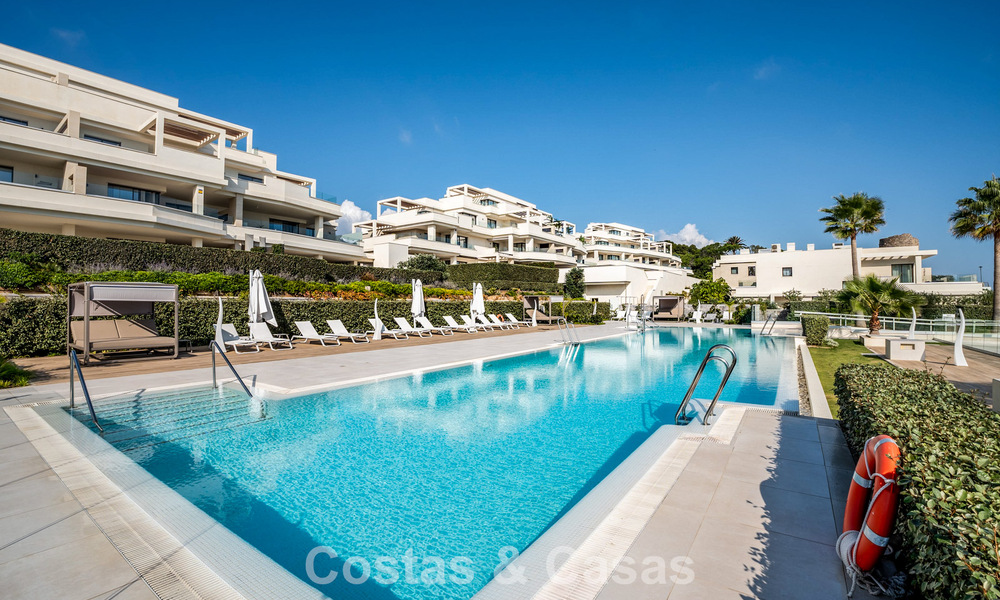 Luxe appartement te koop, in een luxueus strandcomplex op de New Golden Mile tussen Marbella en Estepona 773544