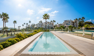 Luxe appartement te koop, in een luxueus strandcomplex op de New Golden Mile tussen Marbella en Estepona 773548 