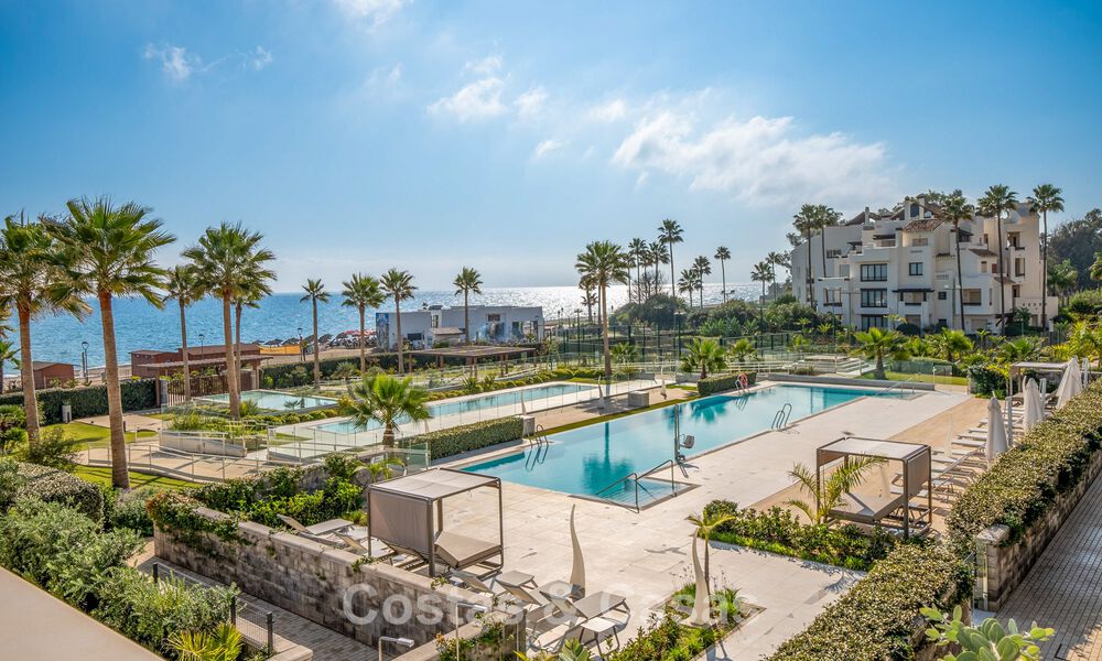 Luxe appartement te koop, in een luxueus strandcomplex op de New Golden Mile tussen Marbella en Estepona 773576