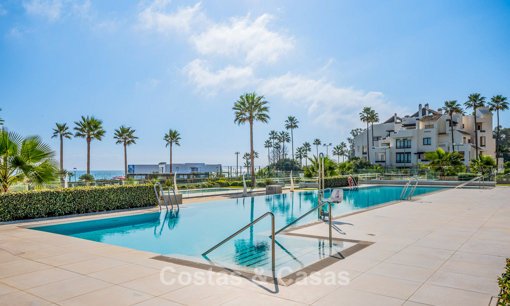 Luxe appartement te koop, in een luxueus strandcomplex op de New Golden Mile tussen Marbella en Estepona 773578