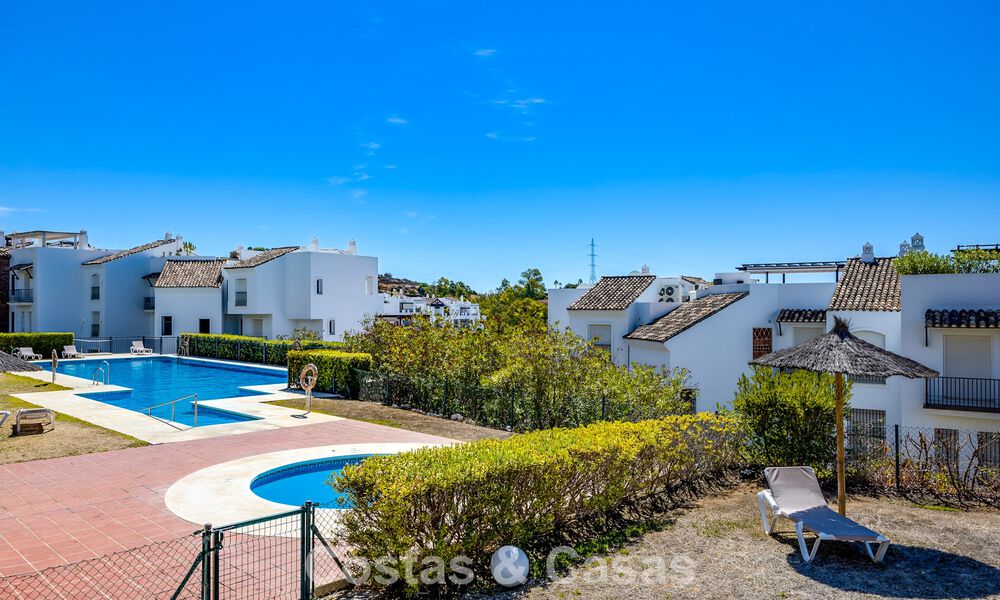 Luxueus, 3-slaapkamer appartement te koop met enorme tuin in Benahavis - Marbella 773654