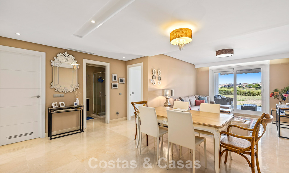 Luxueus, 3-slaapkamer appartement te koop met enorme tuin in Benahavis - Marbella 773659