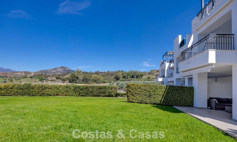 Luxueus, 3-slaapkamer appartement te koop met enorme tuin in Benahavis - Marbella 773676