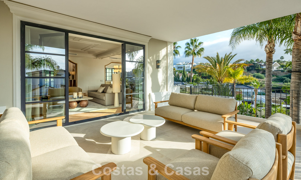 Instapklare luxevilla met een eigentijdse Andalusische bouwstijl te koop in Nueva Andalucia’s golfvallei, Marbella 773864