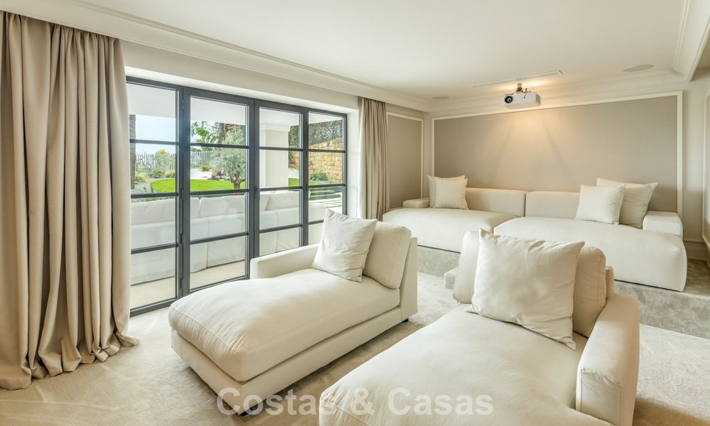 Instapklare luxevilla met een eigentijdse Andalusische bouwstijl te koop in Nueva Andalucia’s golfvallei, Marbella 773892