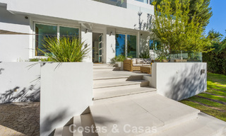 Moderne luxevilla met apart gastenverblijf en privacy te koop in Nueva Andalucia, Marbella 774090 