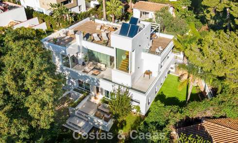 Moderne luxevilla met apart gastenverblijf en privacy te koop in Nueva Andalucia, Marbella 774126