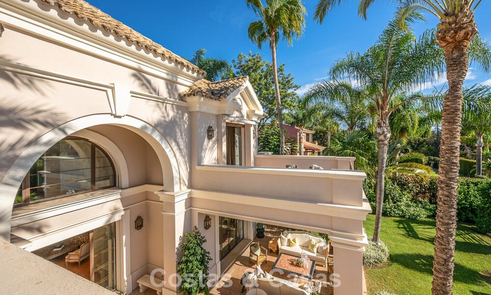 Indrukwekkende luxueuze villa te koop in een prestigieuze urbanisatie op loopafstand van het strand in Guadalmina Baja, Marbella 773963