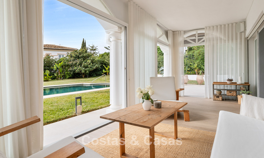 Ruime, gelijkvloerse villa met een traditionele, Andalusische bouwstijl te koop in Elviria, Oost Marbella 774411