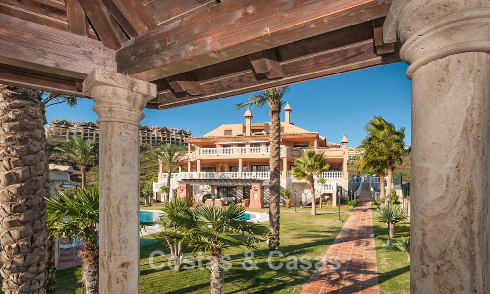 Indrukwekkend landgoed te koop, grenzend aan de golfbaan in Mijas, Costa del Sol 774475