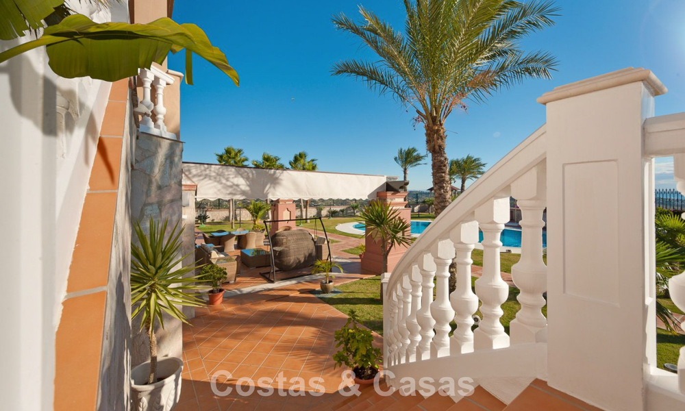 Indrukwekkend landgoed te koop, grenzend aan de golfbaan in Mijas, Costa del Sol 774477