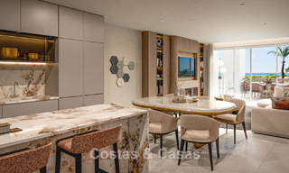 Luxueus gerenoveerd appartement met zeezicht te koop in een exclusief strandcomplex in Los Monteros, Marbella Oost 774564 