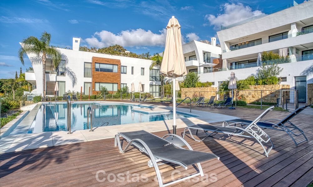 Luxueus duplex appartement te koop met zeezicht in een hoogstaand Sierra Blanca complex op Marbella’s Golden Mile 774588