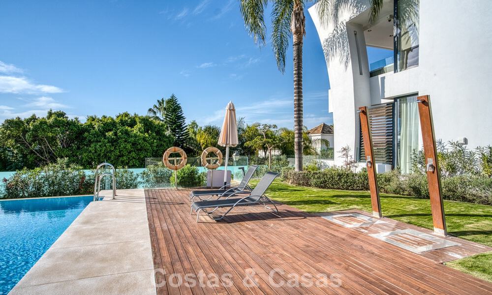 Luxueus duplex appartement te koop met zeezicht in een hoogstaand Sierra Blanca complex op Marbella’s Golden Mile 774591