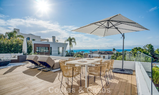 Luxueus duplex appartement te koop met zeezicht in een hoogstaand Sierra Blanca complex op Marbella’s Golden Mile 774599